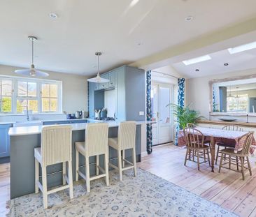 4 bedroom semi-detached house to rent - Photo 2