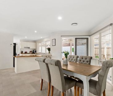 Stylish Family Living in prime location! - Photo 4