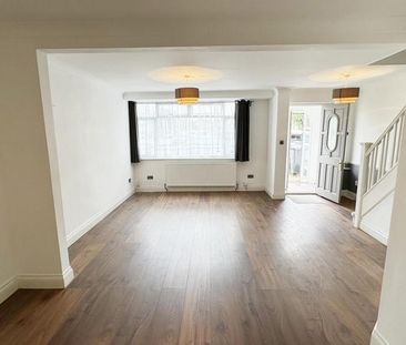 4 bedroom terraced house to rent - Photo 3