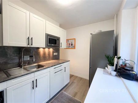 Pronájem bytu 3+1, 69 m - Fotografie 2