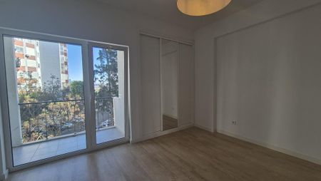 4 Bedroom Apartment with balcony, Paço de Arcos, Oeiras - Photo 3