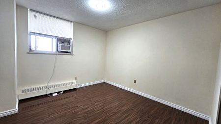 For Lease - 390 Dixon Road Unit# 909, Toronto, Ontario - Photo 4