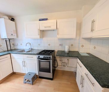 3 bedroom semi-detached house to rent - Photo 6