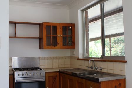 Freshly renovated. - Photo 5