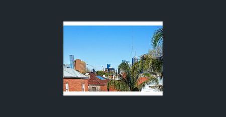 LIGHT-FILLED APARTMENT IN A HIGHLY-SOUGHT RICHMOND POCKET - Photo 4