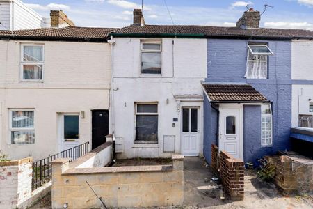 2 bedroom terraced house to rent - Photo 5
