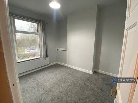 2 bedroom terraced house to rent - Photo 4