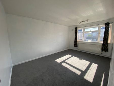 2 bedroom maisonette to rent - Photo 3