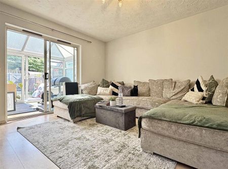 2 bedroom terraced house to rent - Photo 2
