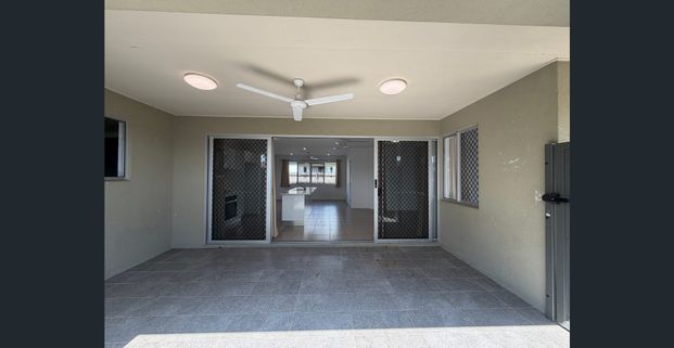 WONDERFUL FAMILY HOME – METICULOUSLY MAINTAINED - Photo 1