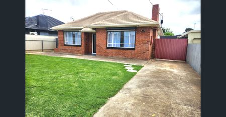 Conveniently located - Photo 2