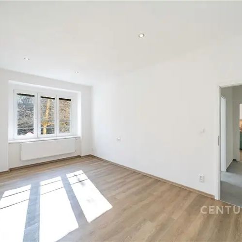 Moderní 2+1 po rekonstrukci, 2 minuty od metra Palmovka - Фото 1