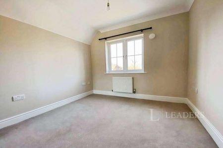 Limes Close, Leatherhead, Surrey, KT22 - Photo 2