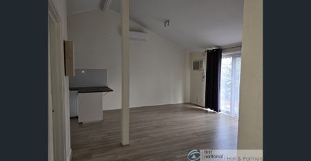 Close to Everything - Photo 4