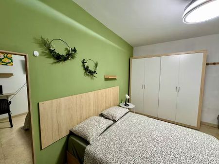 Calle de Valencia, Pozuelo de Alarcón, Community of Madrid 28223 - Photo 2