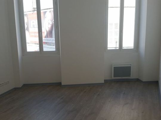 Location Appartement 4 pièces 69m² MARSEILLE 6ème - Photo 1