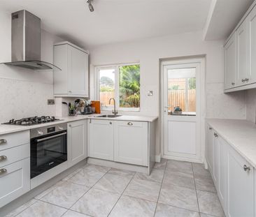 2 bed maisonette to rent in Milton Close, Solihull, B93 - Photo 5