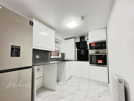 2 bedroom end of terrace house to rent - Photo 4