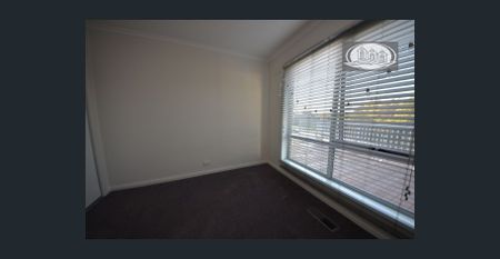 LARGE 5 BEDROOM FAMILY HOME - Photo 3