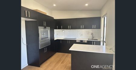 Private 2 Bedroom home - Photo 3