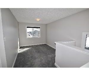 3 Bed 2.5 Bath Duplex Southfort Fort Saskatchewan - Photo 4