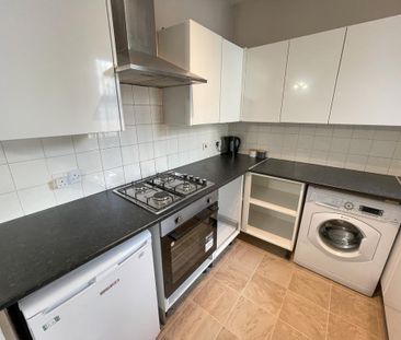 4 bedroom terraced house to rent - Photo 1