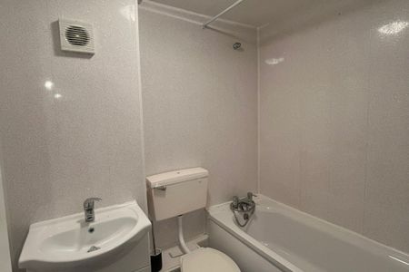 Warren Court - Photo 5