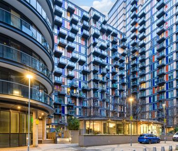 Millharbour, Isle Of Dogs, London, E14 flat to rent - Photo 1