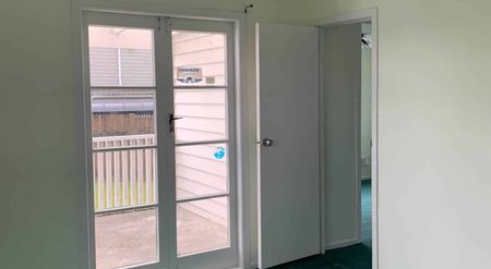 Family Home at the School's Front Door! - Photo 5