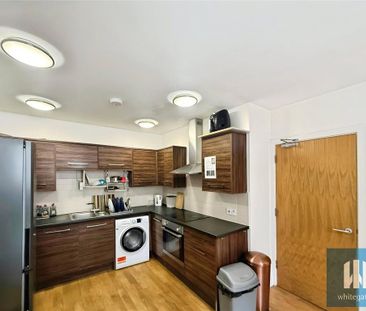1 bedroom in a house share to rent - Photo 3
