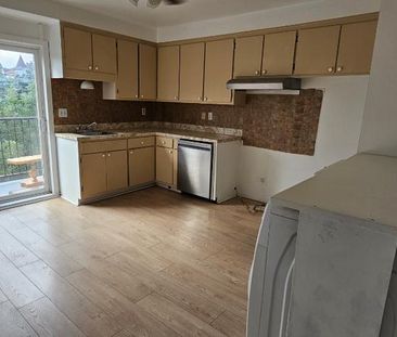 4 1/2 dans Triplex près des Galeries d'Anjou - Photo 3