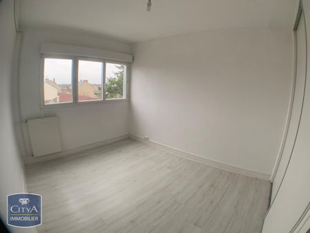 Location Appartement 4 pièces 64m² CHATEAUROUX 36000 - Photo 4