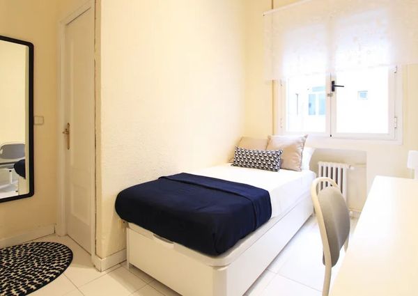 Calle de Amado Nervo, Madrid, Community of Madrid 28007