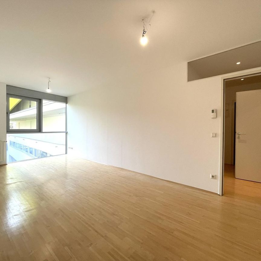 Ruhige Neubauwohnung im Architektenhaus + Blick ins Grüne // Ab Dezember!! - Photo 1