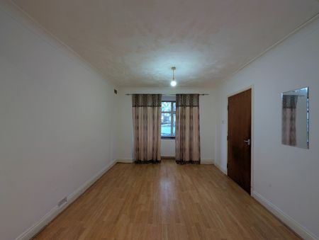 4 Bed Terraced House, Normans Mead, NW10 - Photo 5