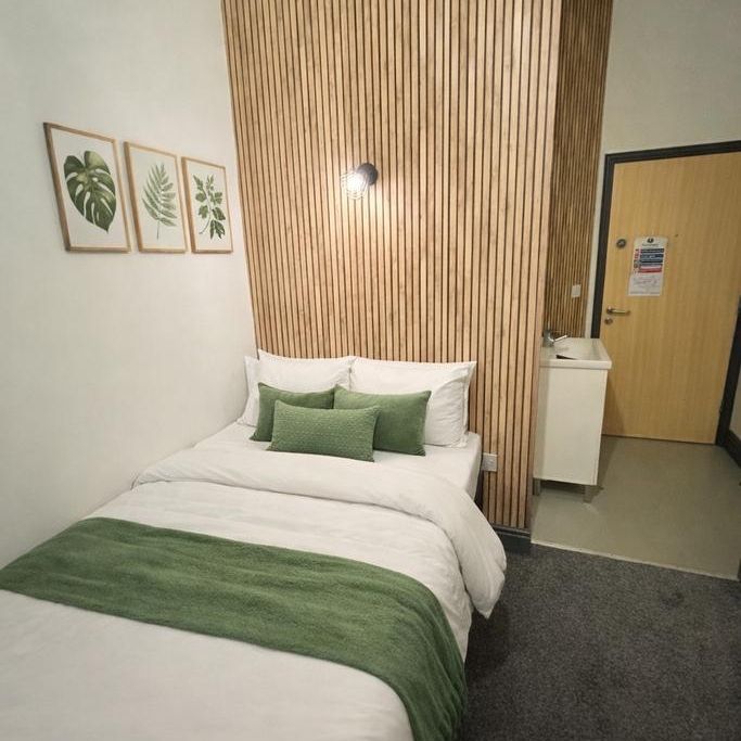 1 bedroom in a flat share to rent - Photo 1