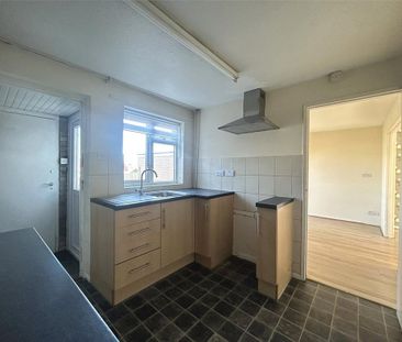 3 bedroom terraced house to rent - Photo 6