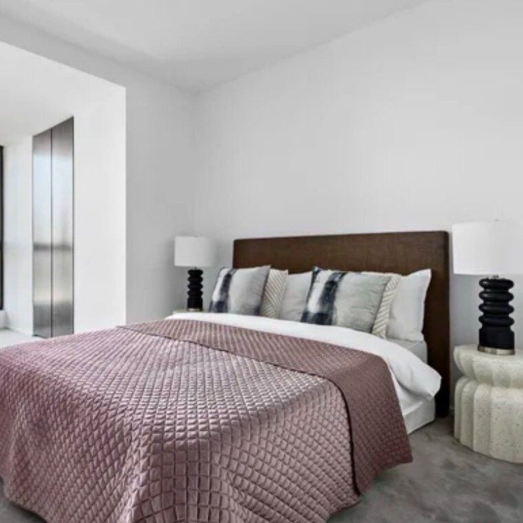 St Kilda Road - Photo 1