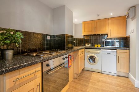 Flat 1, 40 HYDE TERRACE Leeds - LS2 9LN - Photo 5