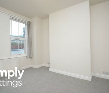 4 Bed property for rent - Photo 6