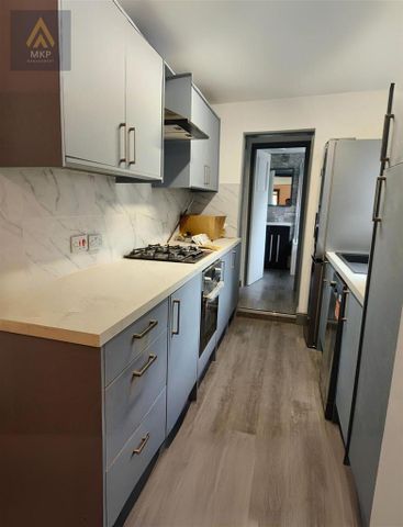 5 bedroom terraced house to rent - Photo 2