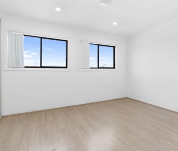 Free standing duplex - Photo 4