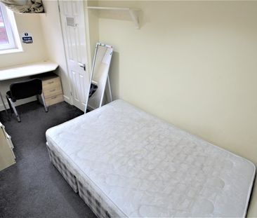 Royal Park Terrace, Hyde Park, LS6 1EX, Leeds - Photo 2