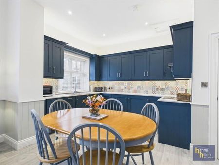 1 The Old Bank Building, 1 Great Georges Street, Warrenpoint, Newry, BT34 3LV - Photo 5