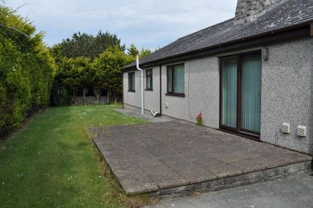 3 bedroom detached bungalow to rent - Photo 4