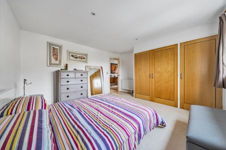 6 bedroom detached house to rent - Photo 5