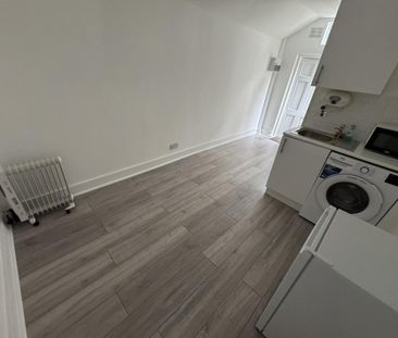 Studio to rent - Photo 6