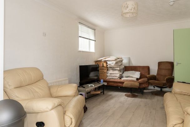 Large 6 Bed Student house Winton - Photo 1