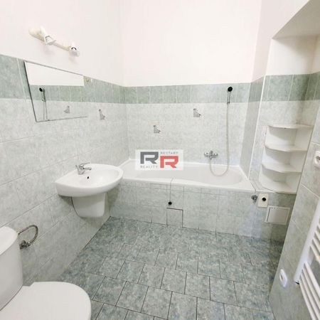 Pronájem bytu 1+1 52 m2 - Fotografie 3