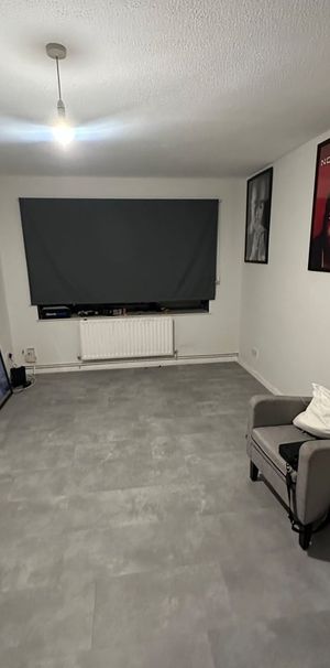 Room in a Shared Flat, Croydon Road, SE20 - Photo 1